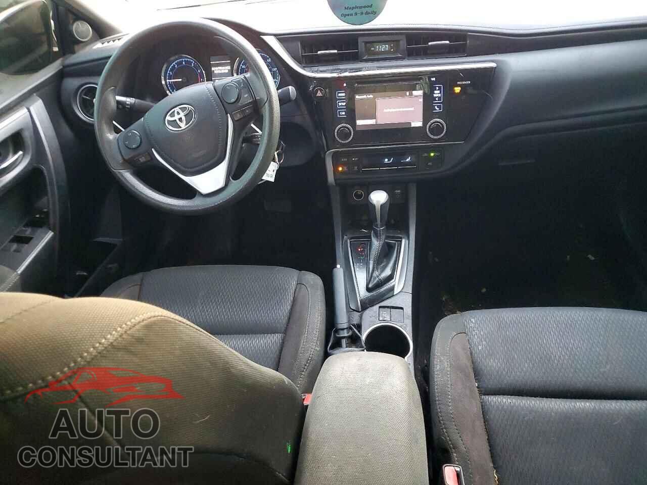 TOYOTA COROLLA 2017 - 5YFBURHE8HP714803