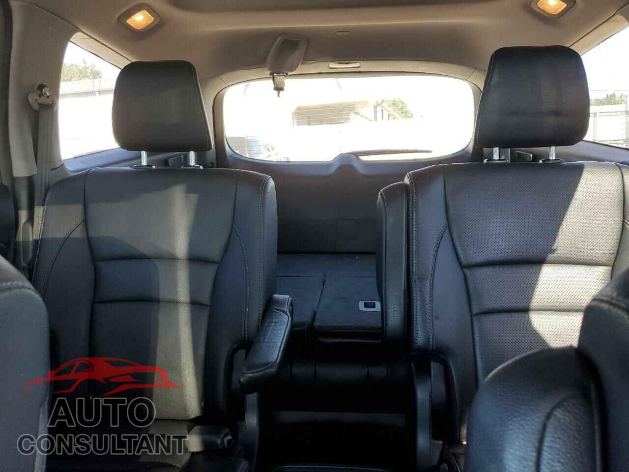 HONDA PILOT 2017 - 5FNYF6H00HB096105
