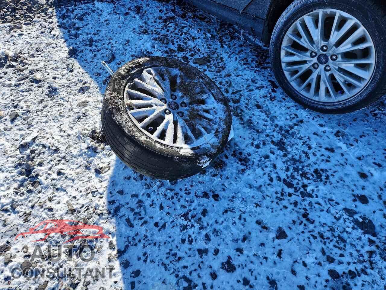 FORD FOCUS 2018 - 1FADP3J27JL250128