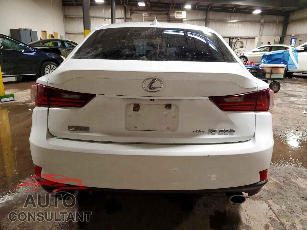 LEXUS IS 2015 - JTHCF1D24F5022106