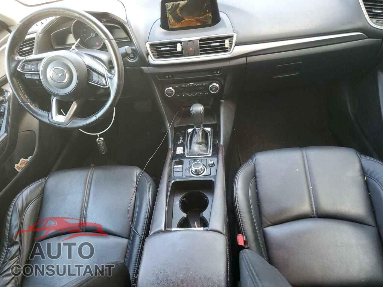 MAZDA 3 2017 - 3MZBN1V70HM111935