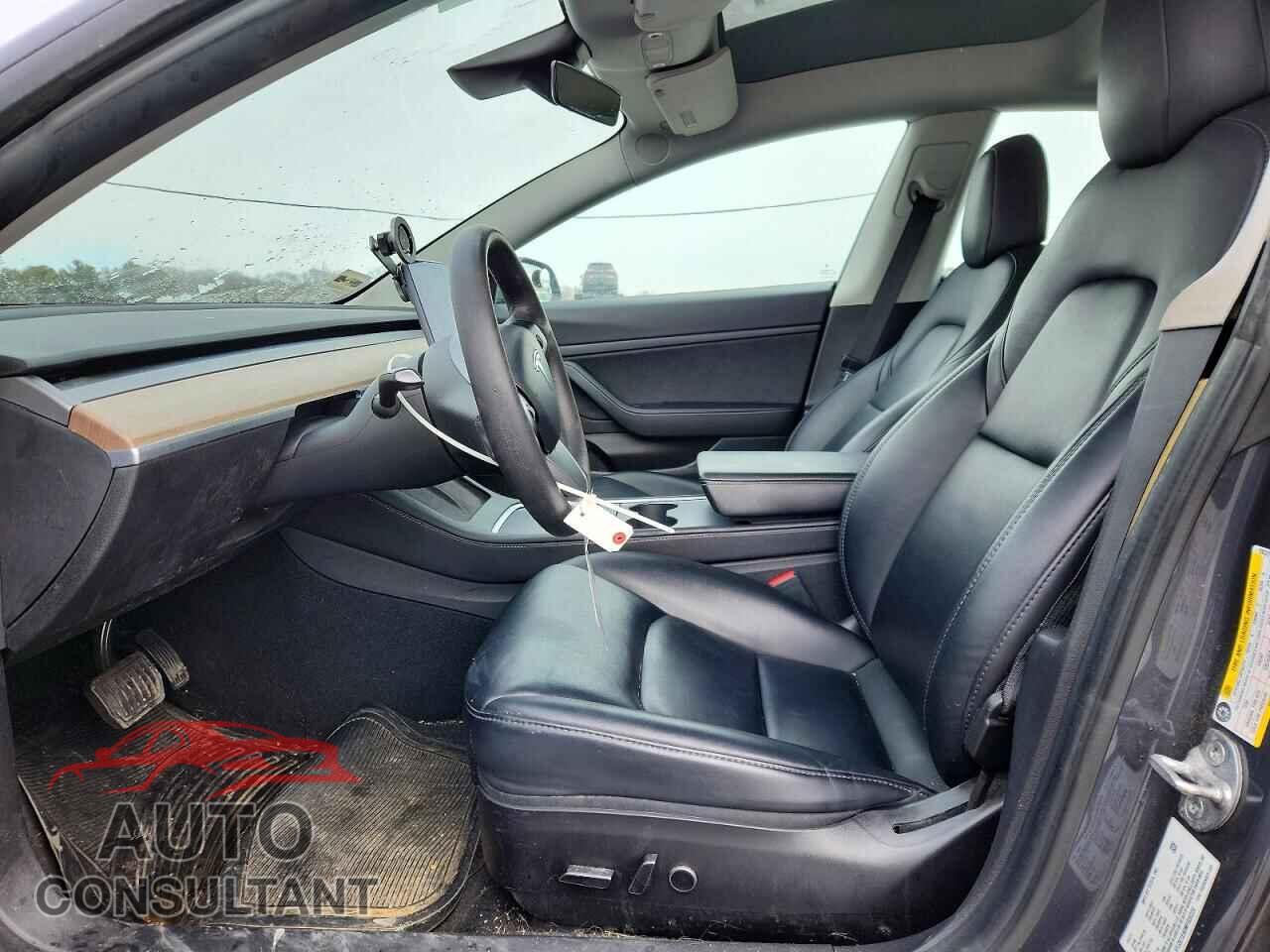 TESLA MODEL 3 2021 - 5YJ3E1EA9MF930220