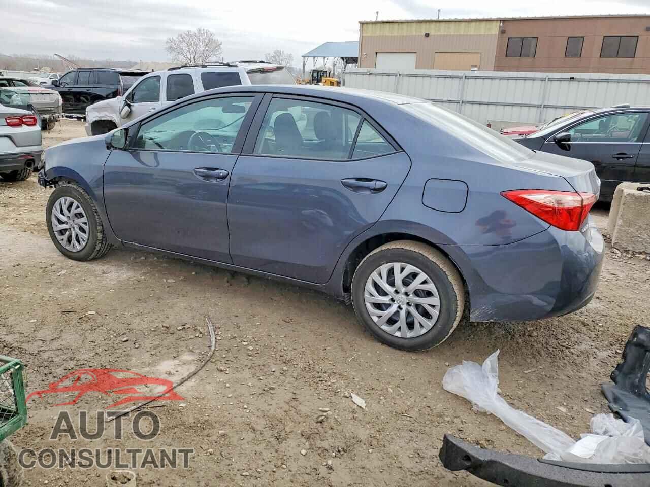 TOYOTA COROLLA 2018 - 5YFBURHEXJP751924