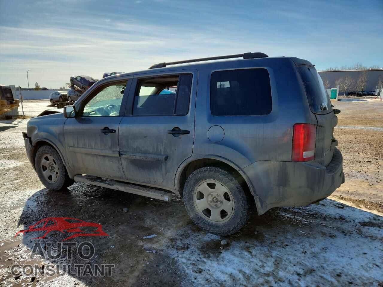 HONDA PILOT 2013 - 5FNYF4H23DB011855