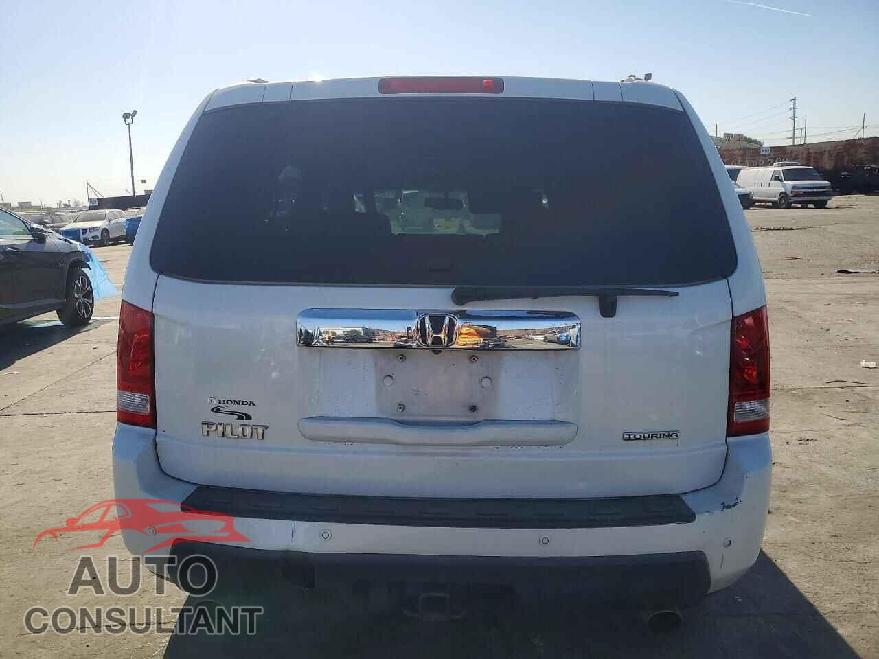 HONDA PILOT 2011 - 5FNYF3H99BB013954