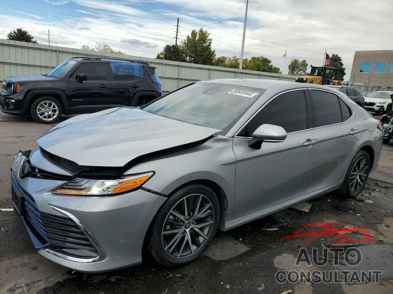 TOYOTA CAMRY 2022 - 4T1F11BK2NU056593