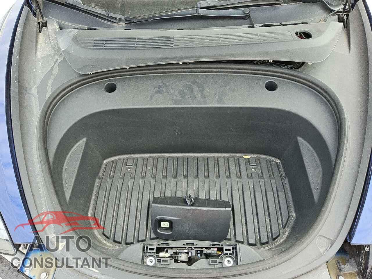TESLA MODEL 3 2023 - 5YJ3E1EA0PF447784