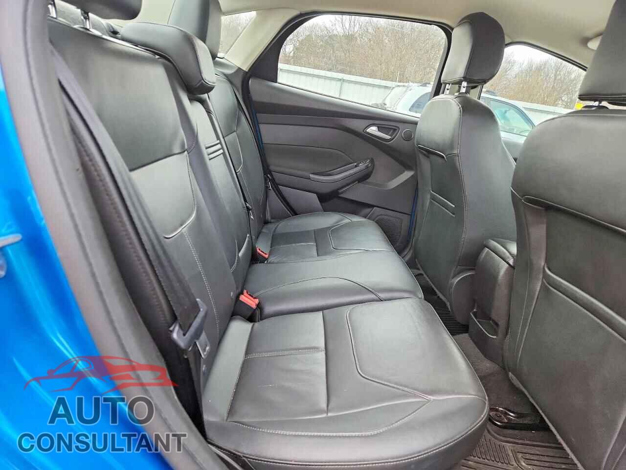 FORD FOCUS 2015 - 1FADP3J28FL306889