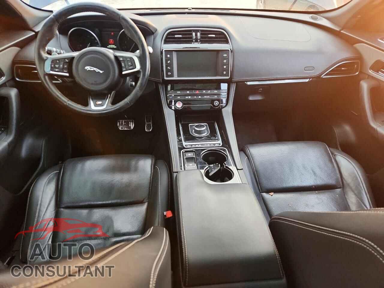 JAGUAR F-PACE 2017 - SADCM2BV0HA071666