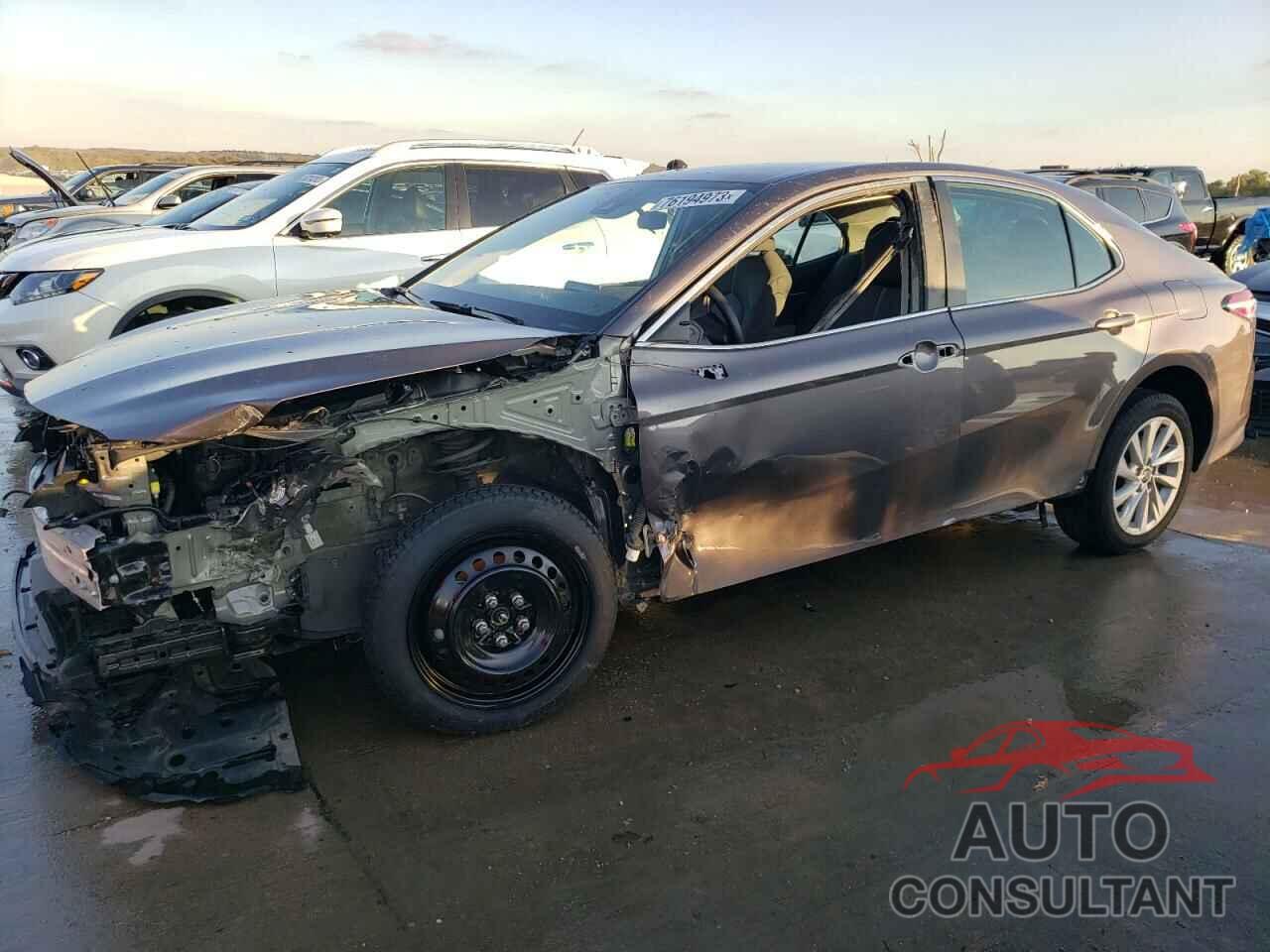 TOYOTA CAMRY 2022 - 4T1C11BK1NU072285