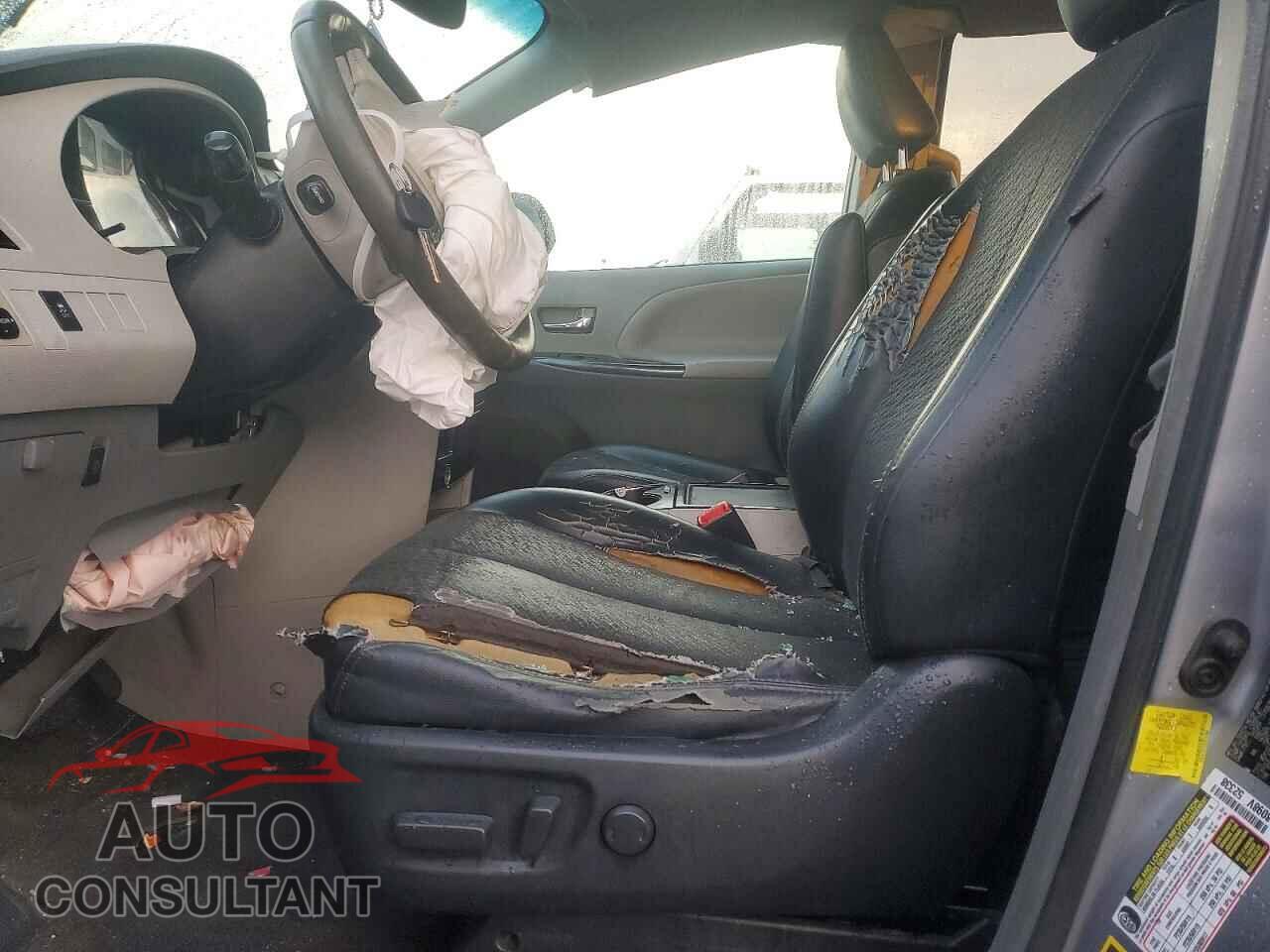 TOYOTA SIENNA 2013 - 5TDXK3DC8DS314304