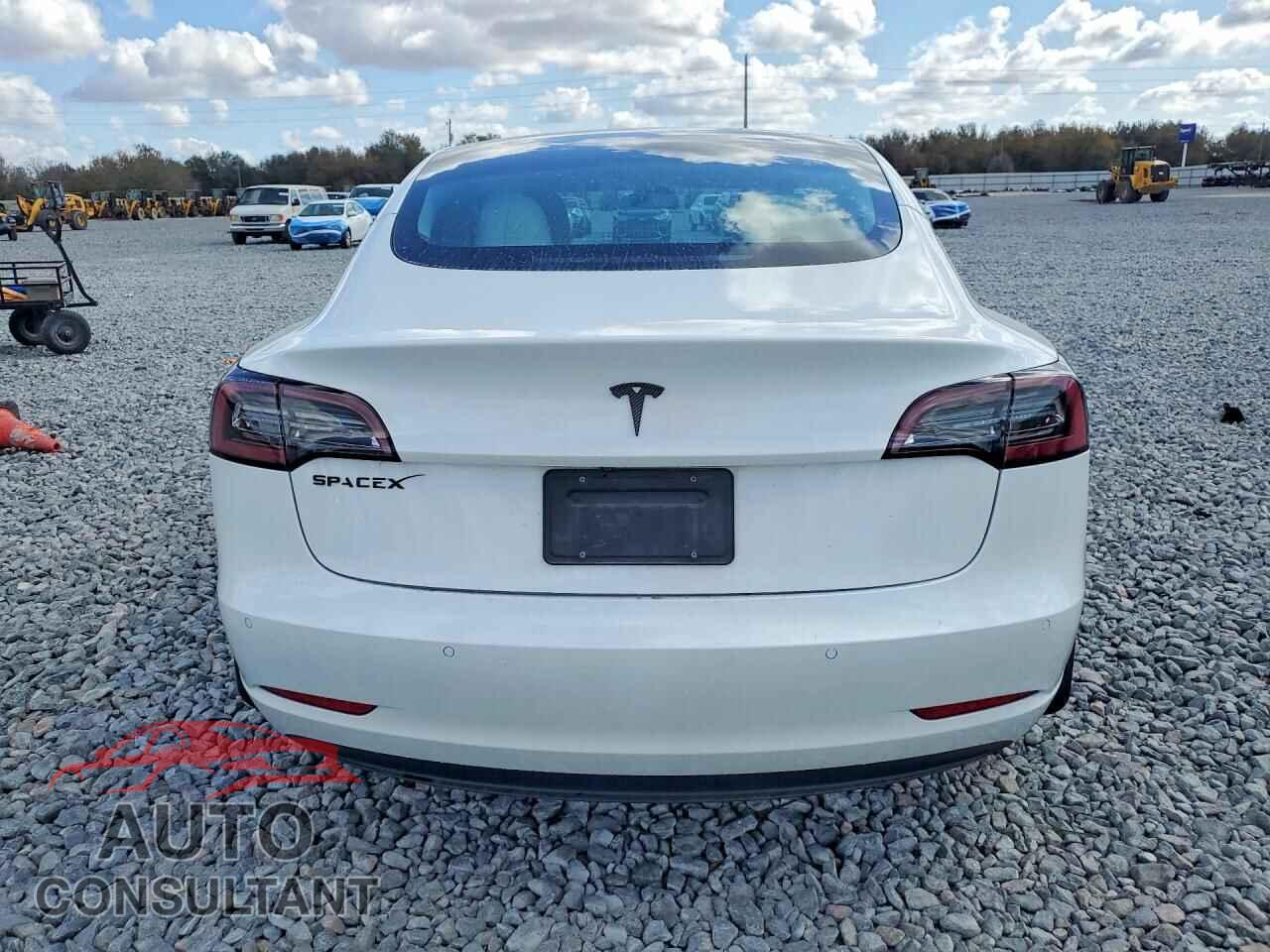 TESLA MODEL 3 2021 - 5YJ3E1EA3MF028811