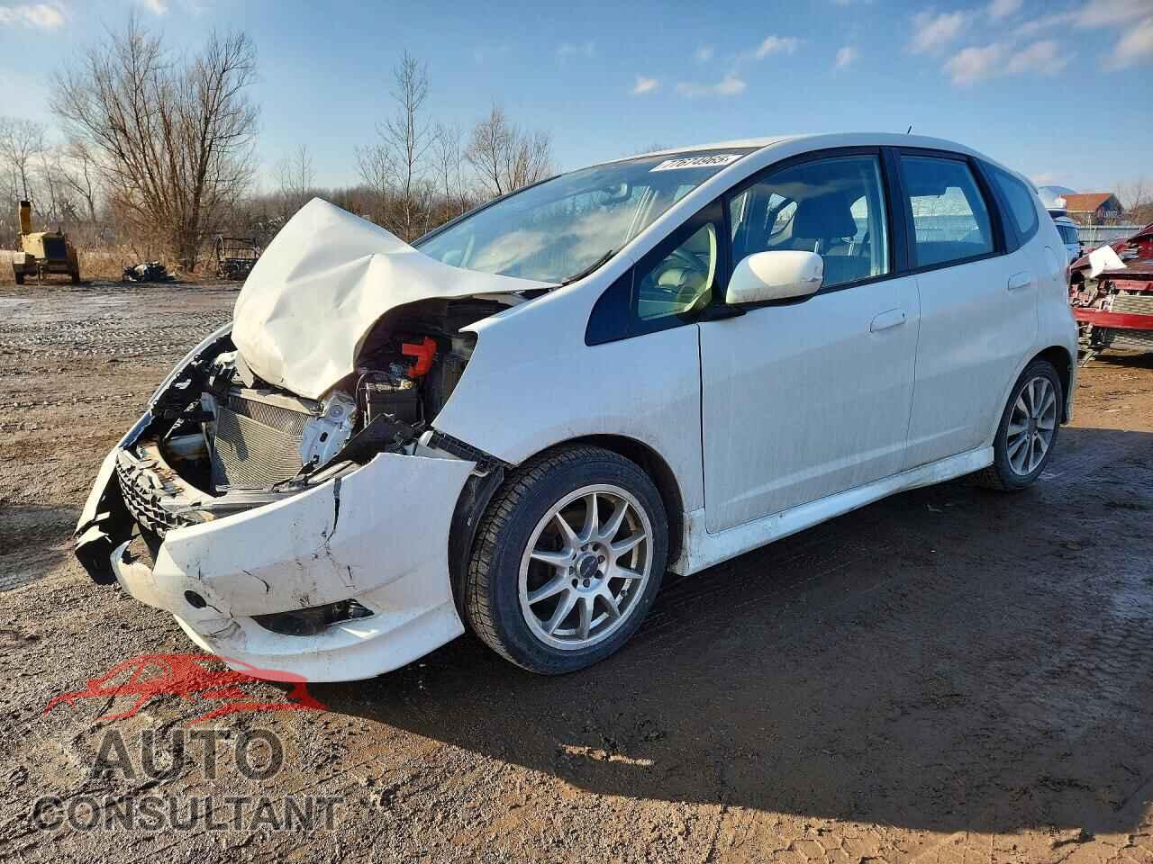 HONDA FIT 2013 - JHMGE8H52DC041067