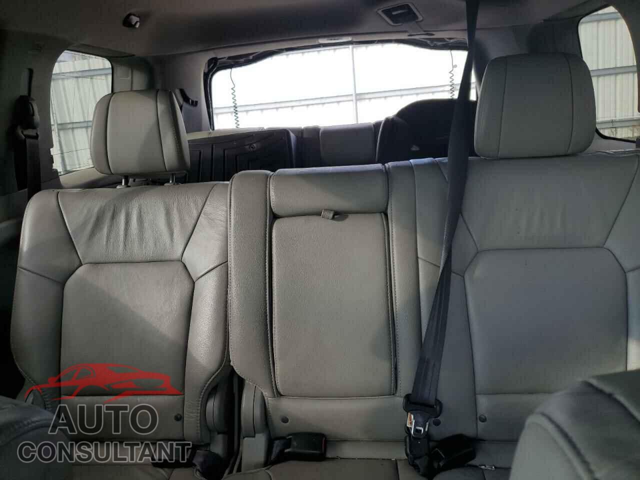 HONDA PILOT 2015 - 5FNYF3H52FB032879