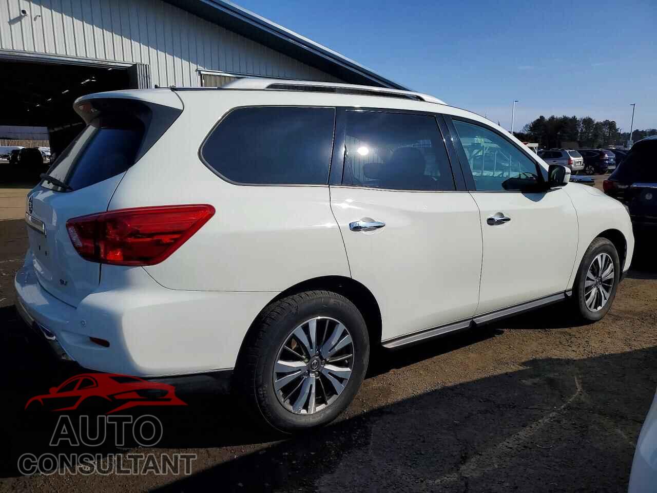 NISSAN PATHFINDER 2017 - 5N1DR2MN1HC665231