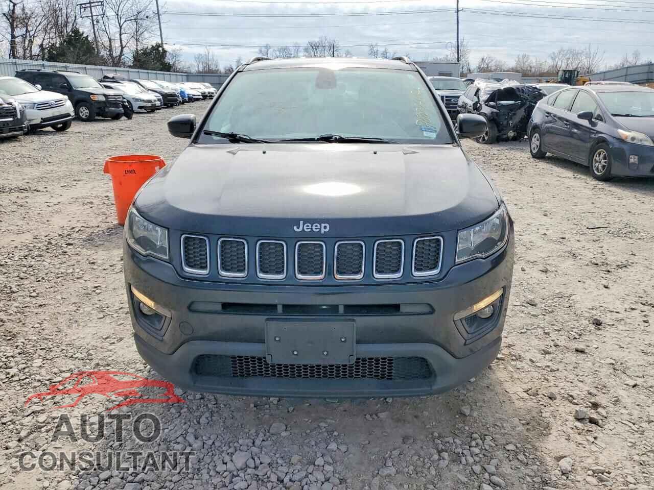 JEEP COMPASS 2018 - 3C4NJDBB7JT168313