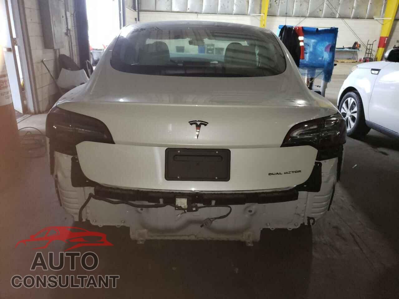 TESLA MODEL 3 2022 - 5YJ3E1EB0NF110358