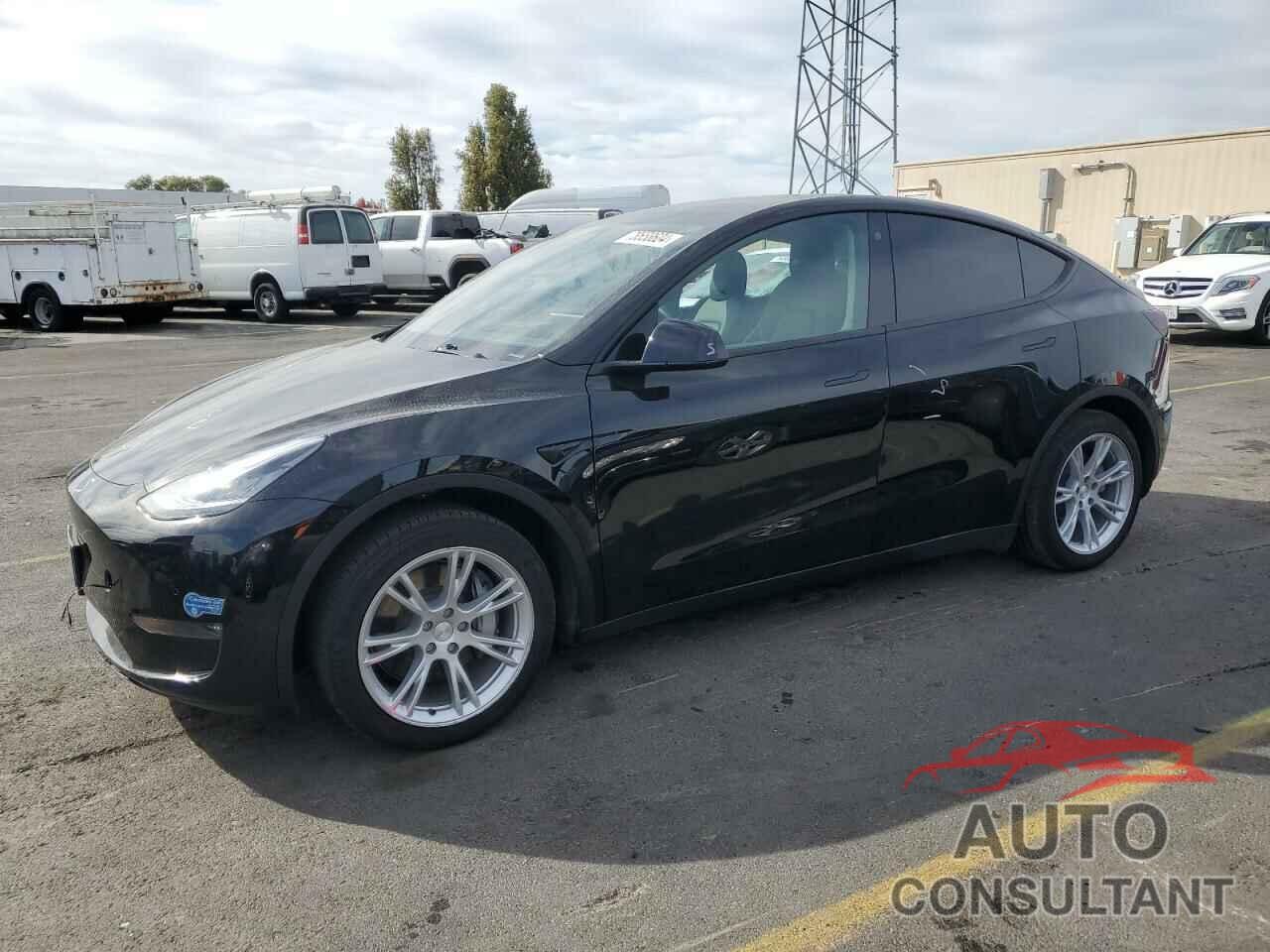 TESLA MODEL Y 2021 - 5YJYGDEEXMF203656