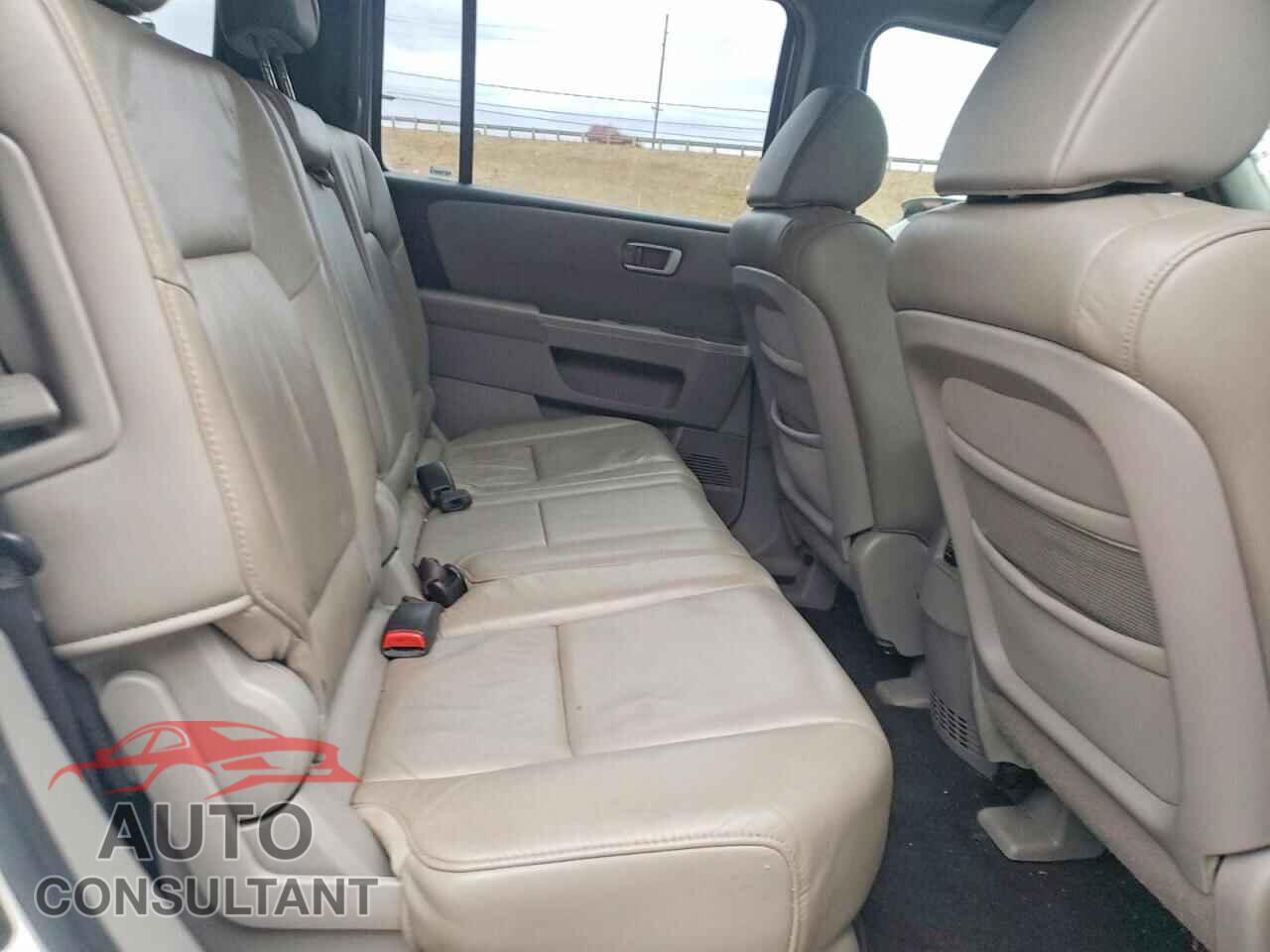 HONDA PILOT 2011 - 5FNYF4H55BB015283
