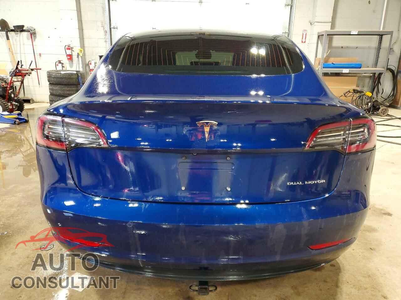 TESLA MODEL 3 2018 - 5YJ3E1EB5JF107529