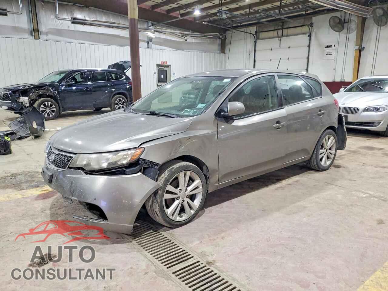 KIA FORTE5 2012 - KNAFW5A33C5556452
