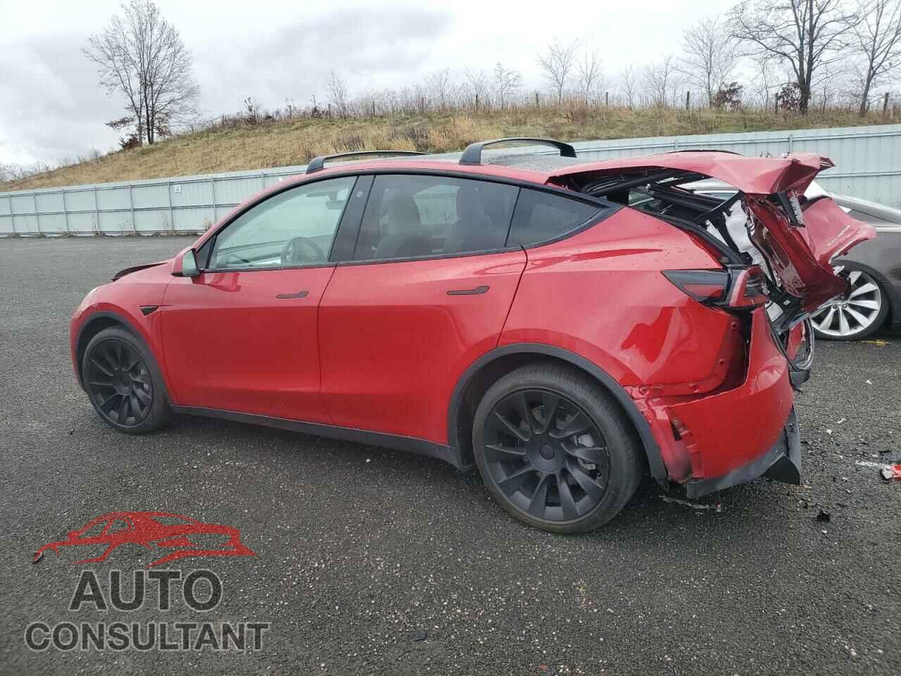 TESLA MODEL Y 2021 - 5YJYGDEE4MF144152