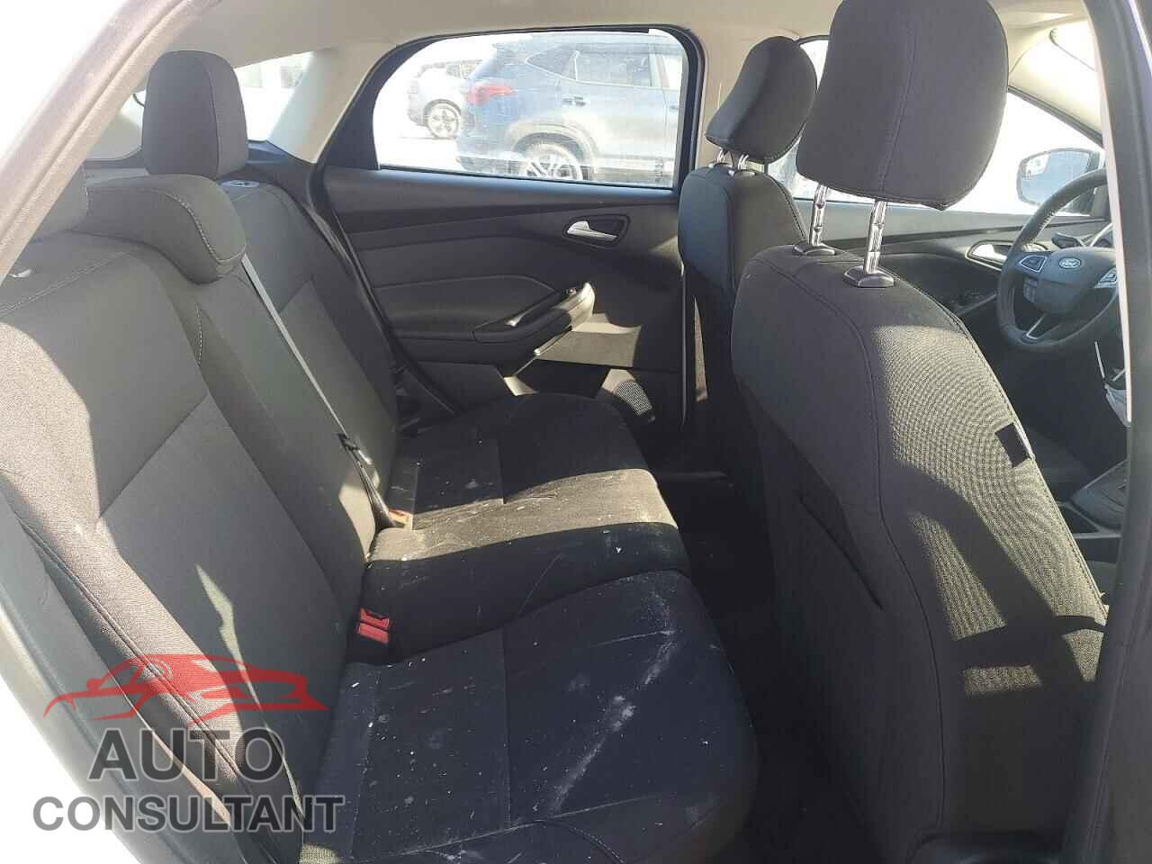 FORD FOCUS 2017 - 1FADP3K26HL326088