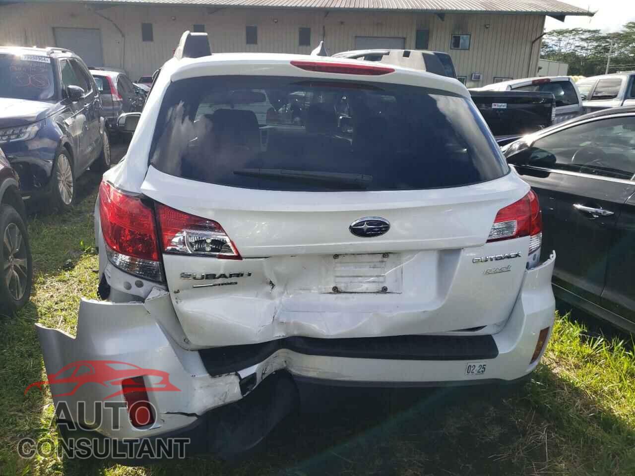 SUBARU OUTBACK 2013 - 4S4BRBLC4D3275340