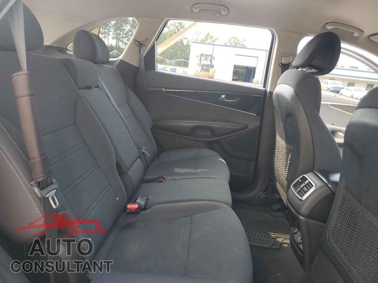 KIA SORENTO 2016 - 5XYPGDA32GG084854