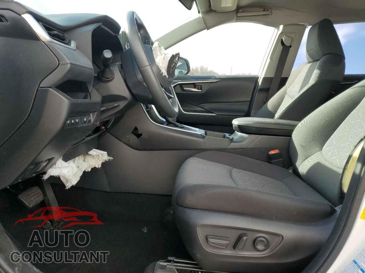 TOYOTA RAV4 2020 - JTMP1RFV9LD066143