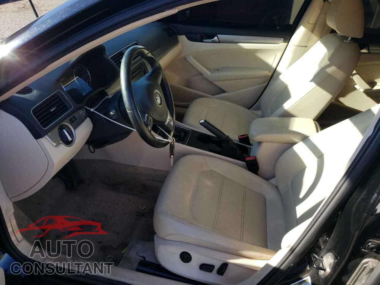 VOLKSWAGEN PASSAT 2014 - 1VWAT7A32EC021867