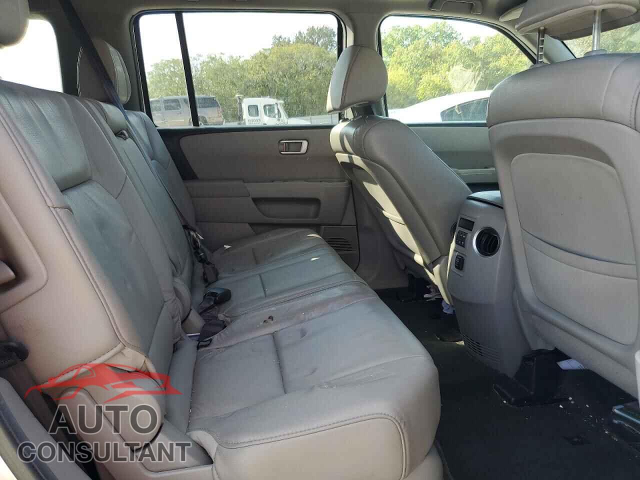 HONDA PILOT 2013 - 5FNYF4H55DB036671