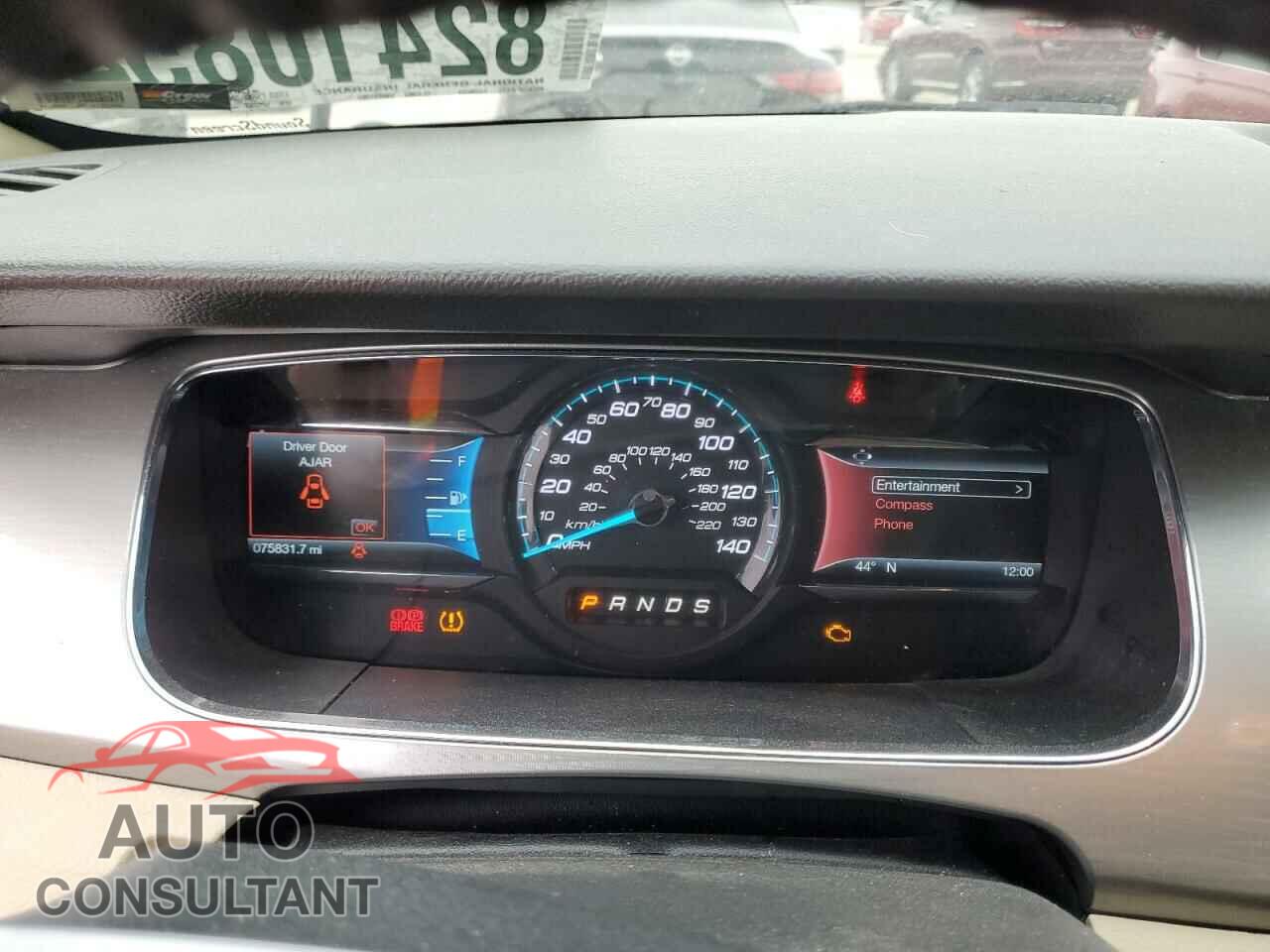 FORD TAURUS 2018 - 1FAHP2E85JG101252