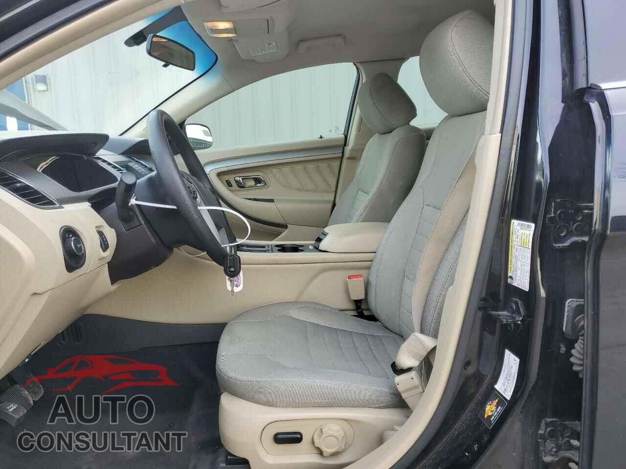 FORD TAURUS 2017 - 1FAHP2D82HG145382