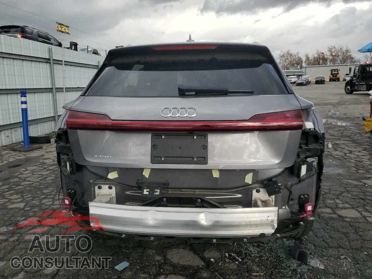 AUDI E-TRON 2019 - WA1VAAGEXKB017982