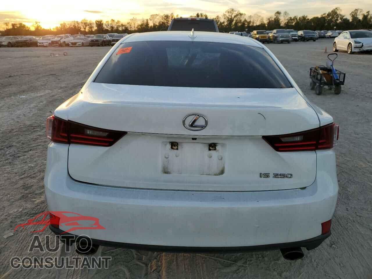 LEXUS IS 2014 - JTHBF1D28E5023897