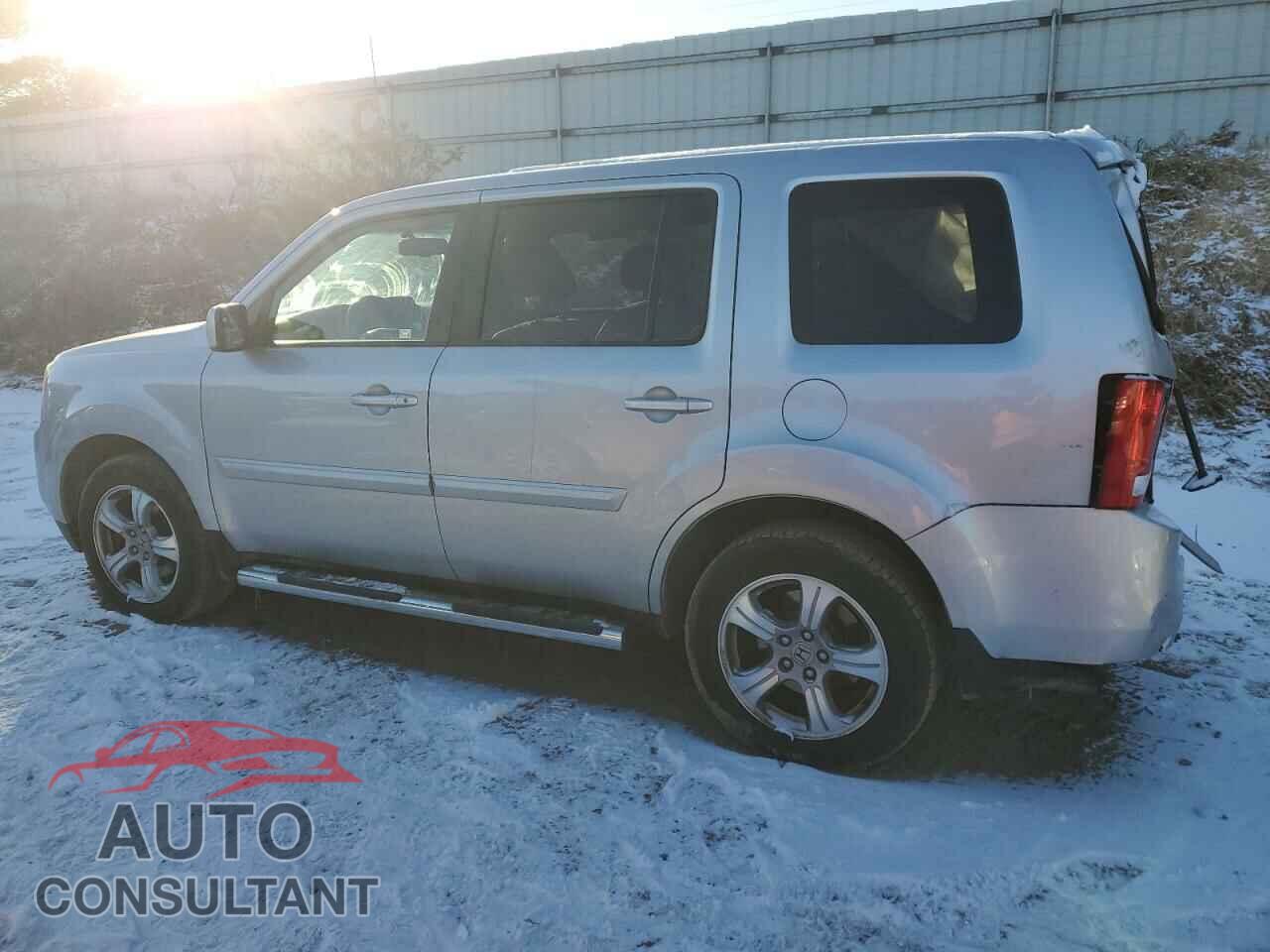 HONDA PILOT 2012 - 5FNYF4H52CB028705