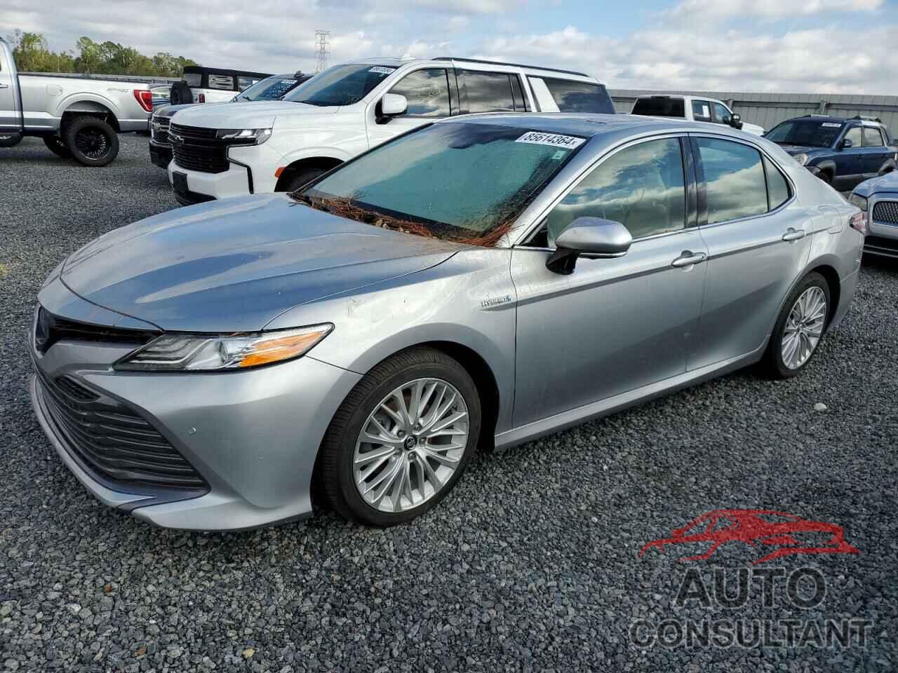 TOYOTA CAMRY 2018 - 4T1B21HK0JU008300