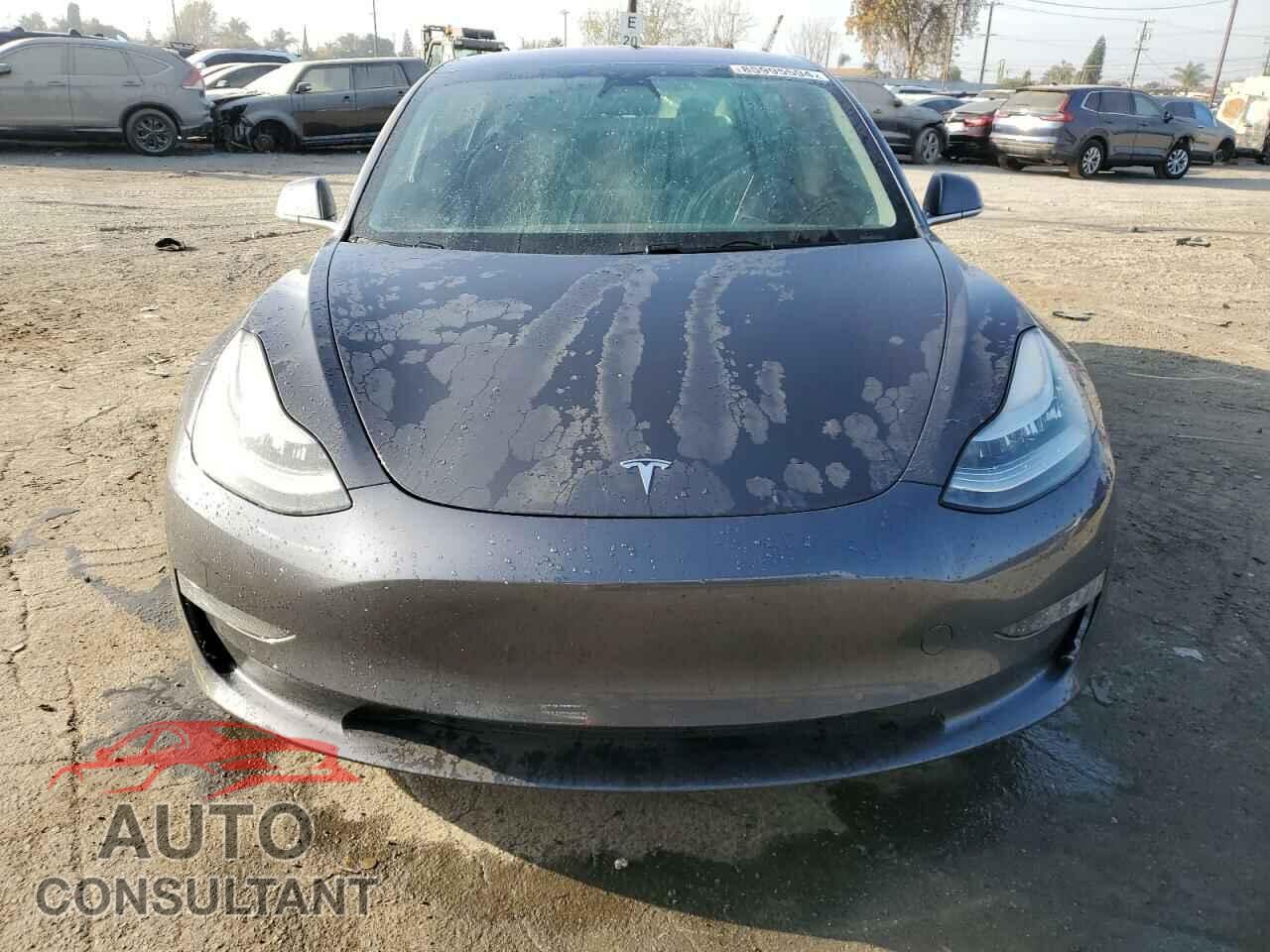 TESLA MODEL 3 2018 - 5YJ3E1EB9JF094011