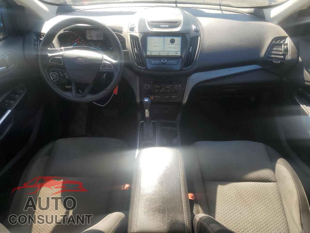 FORD ESCAPE 2017 - 1FMCU9GD2HUD50101