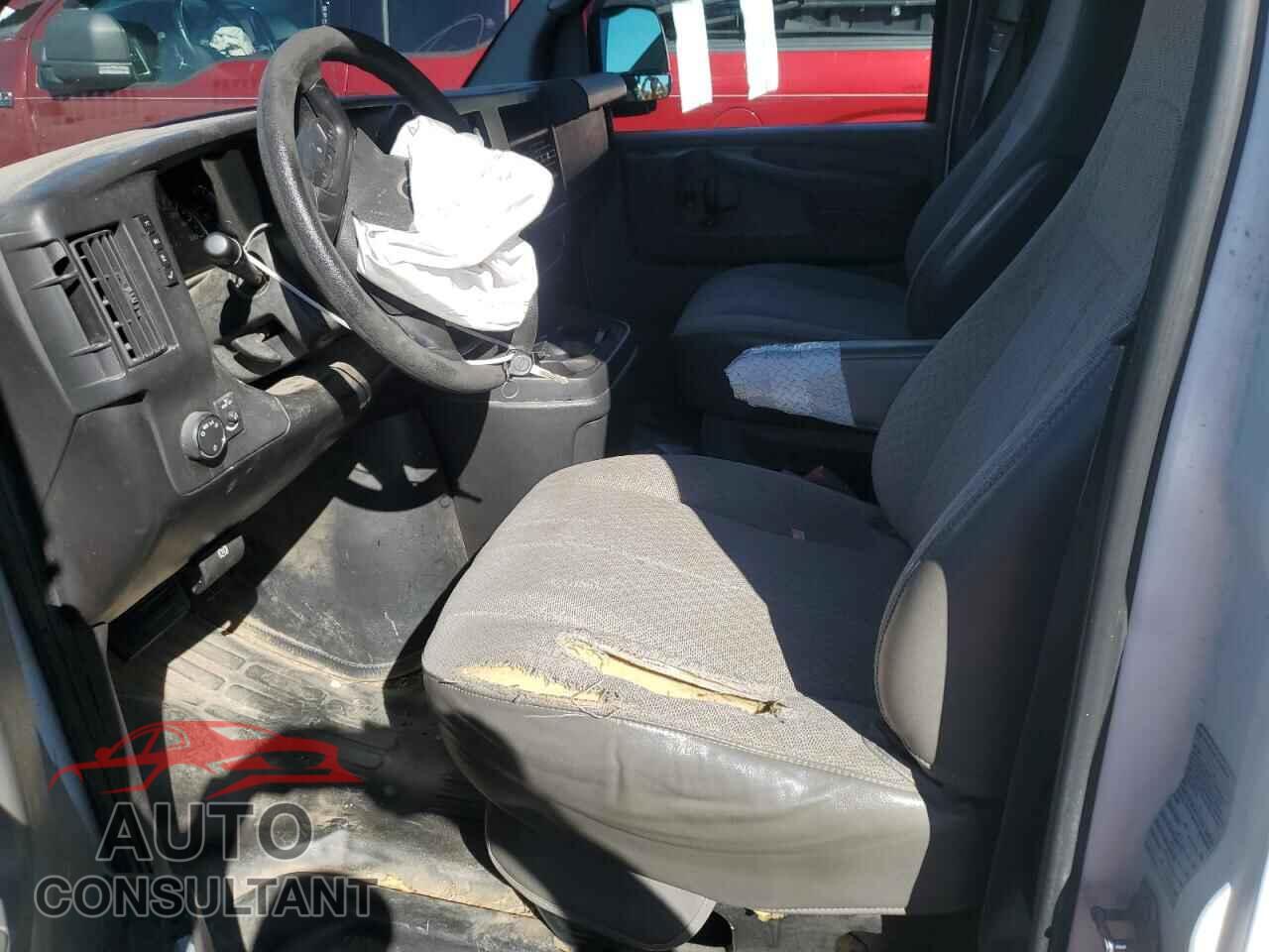 CHEVROLET EXPRESS 2011 - 1GCSGAF42B1128449
