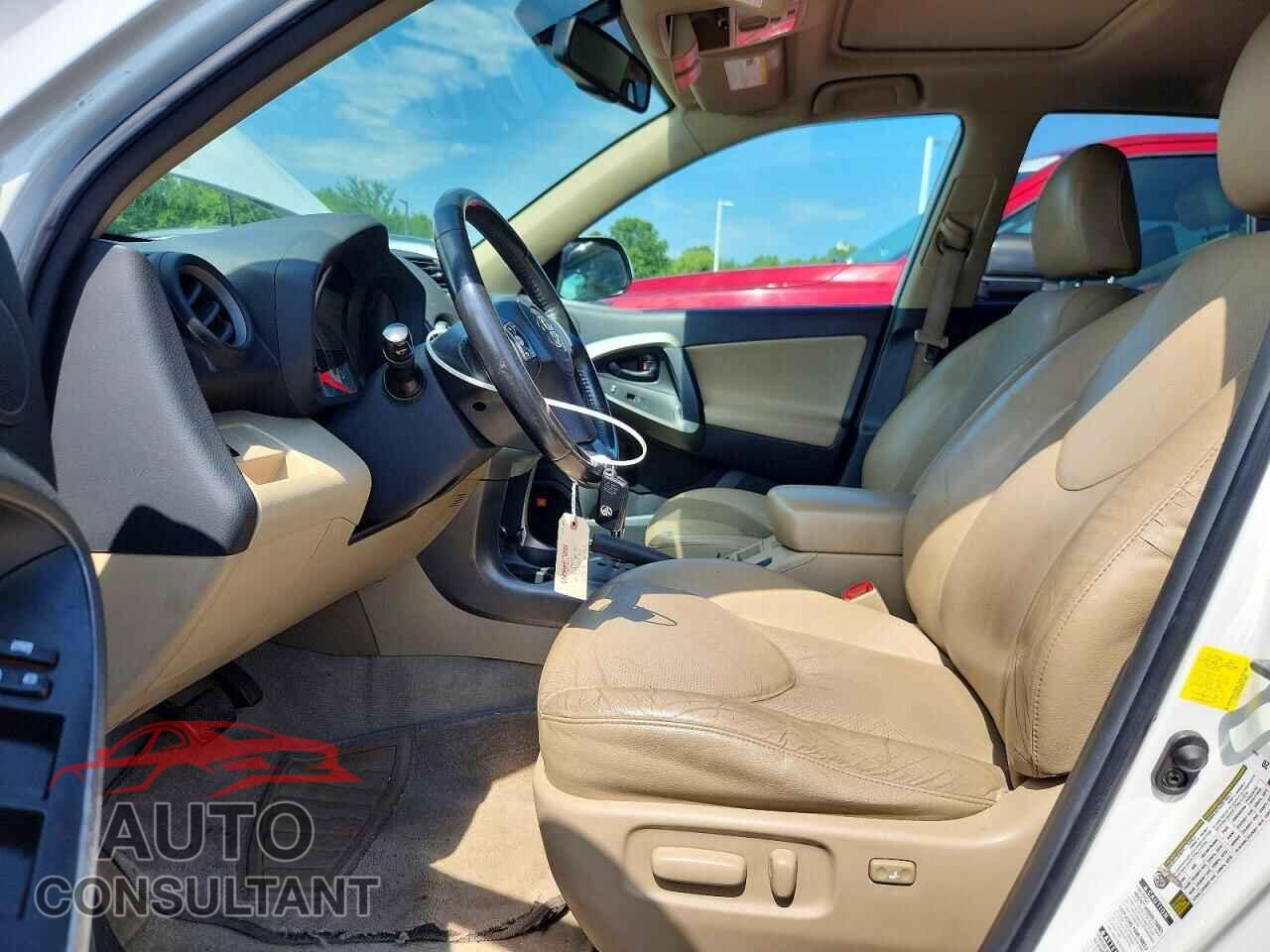 TOYOTA RAV4 2011 - 2T3DF4DV2BW176852