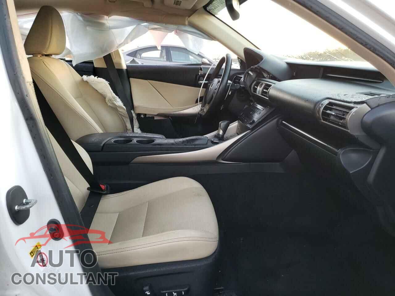 LEXUS IS 2014 - JTHBF1D21E5018654