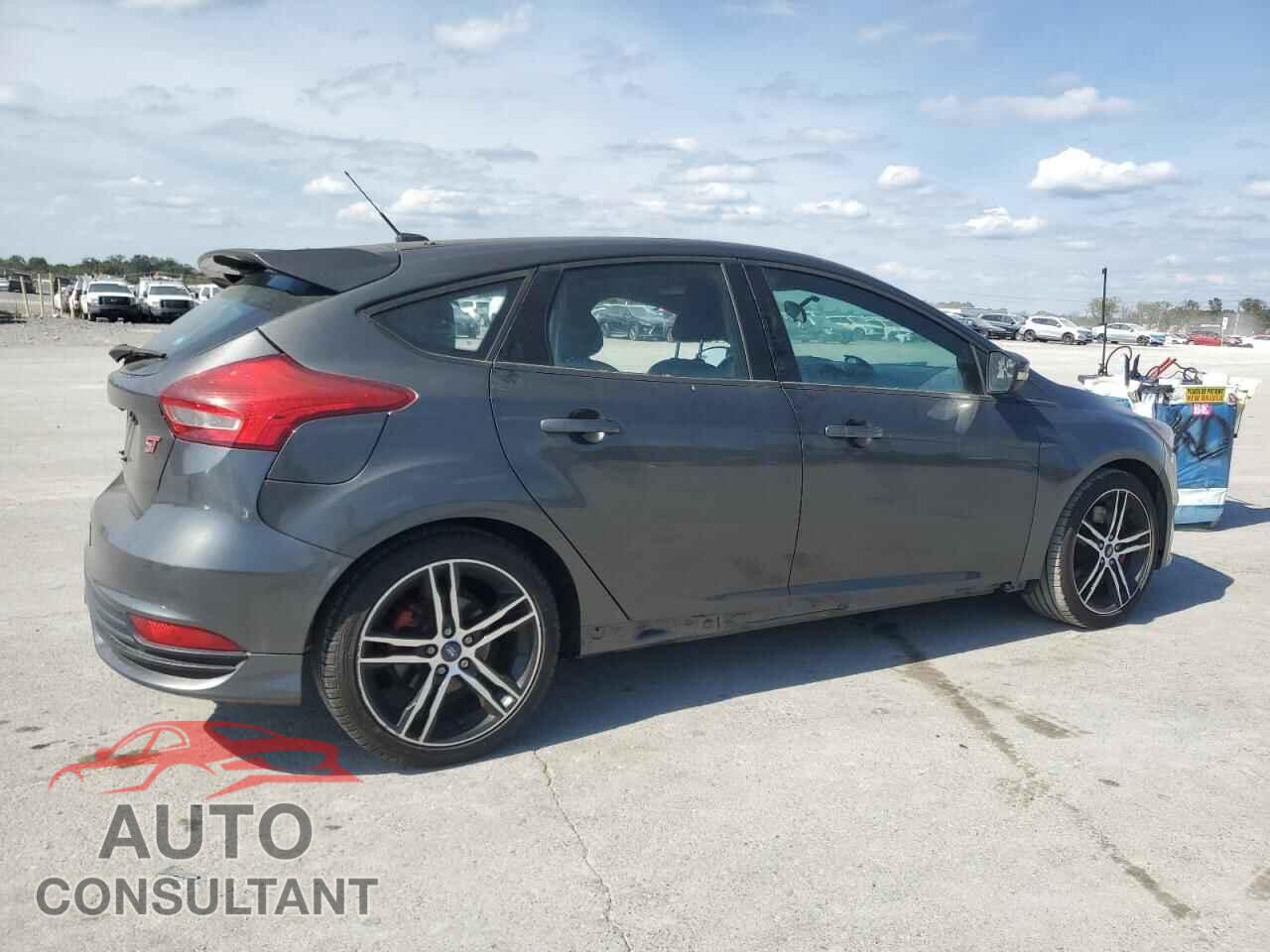 FORD FOCUS 2017 - 1FADP3L94HL292261