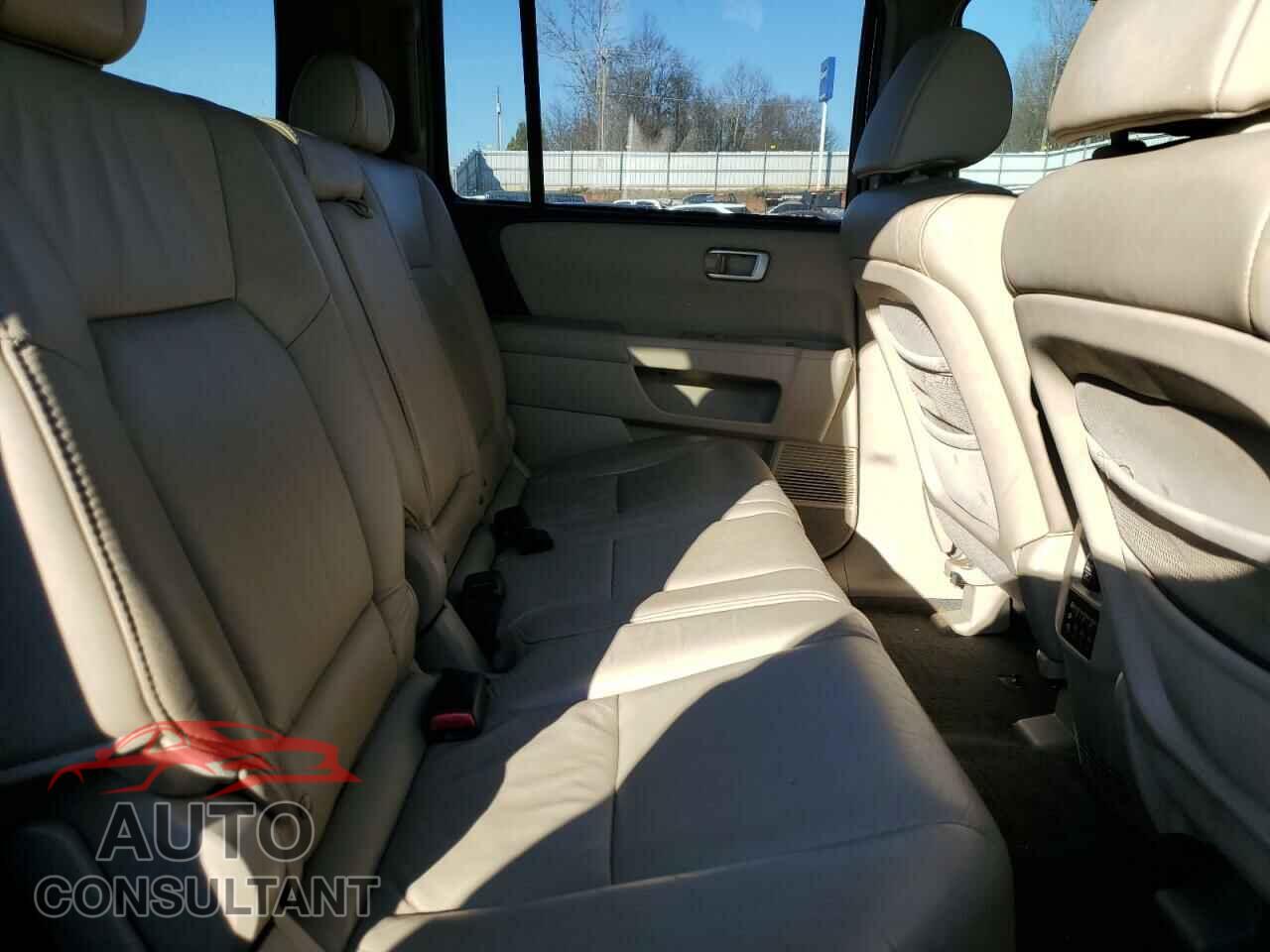 HONDA PILOT 2011 - 5FNYF3H90BB004883