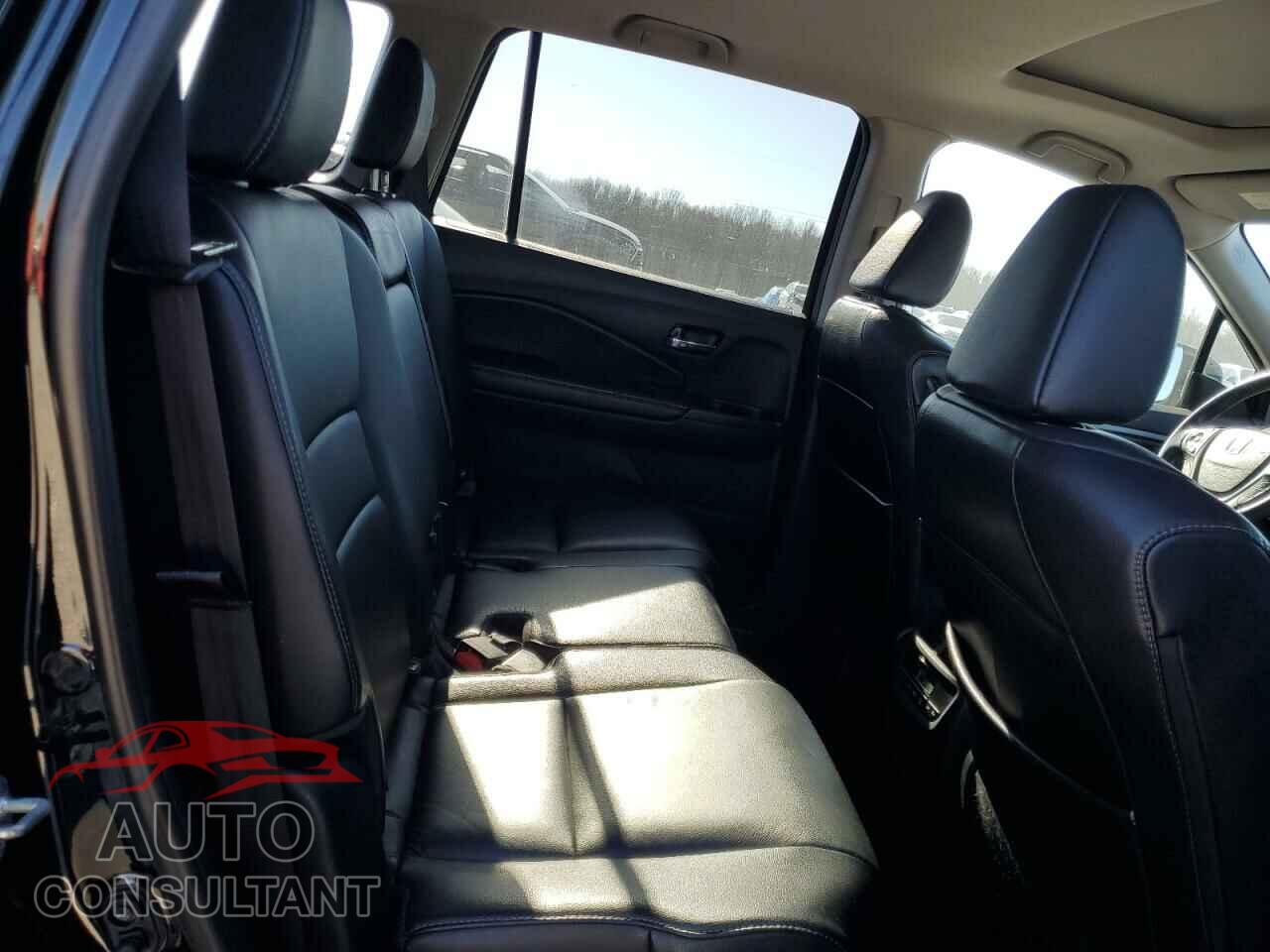 HONDA PILOT 2016 - 5FNYF5H57GB016223