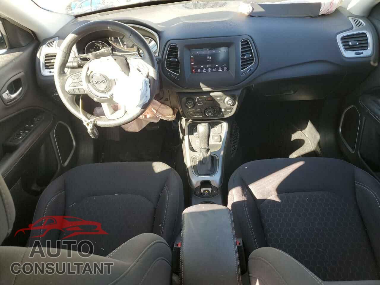 JEEP COMPASS 2018 - 3C4NJDAB1JT100770