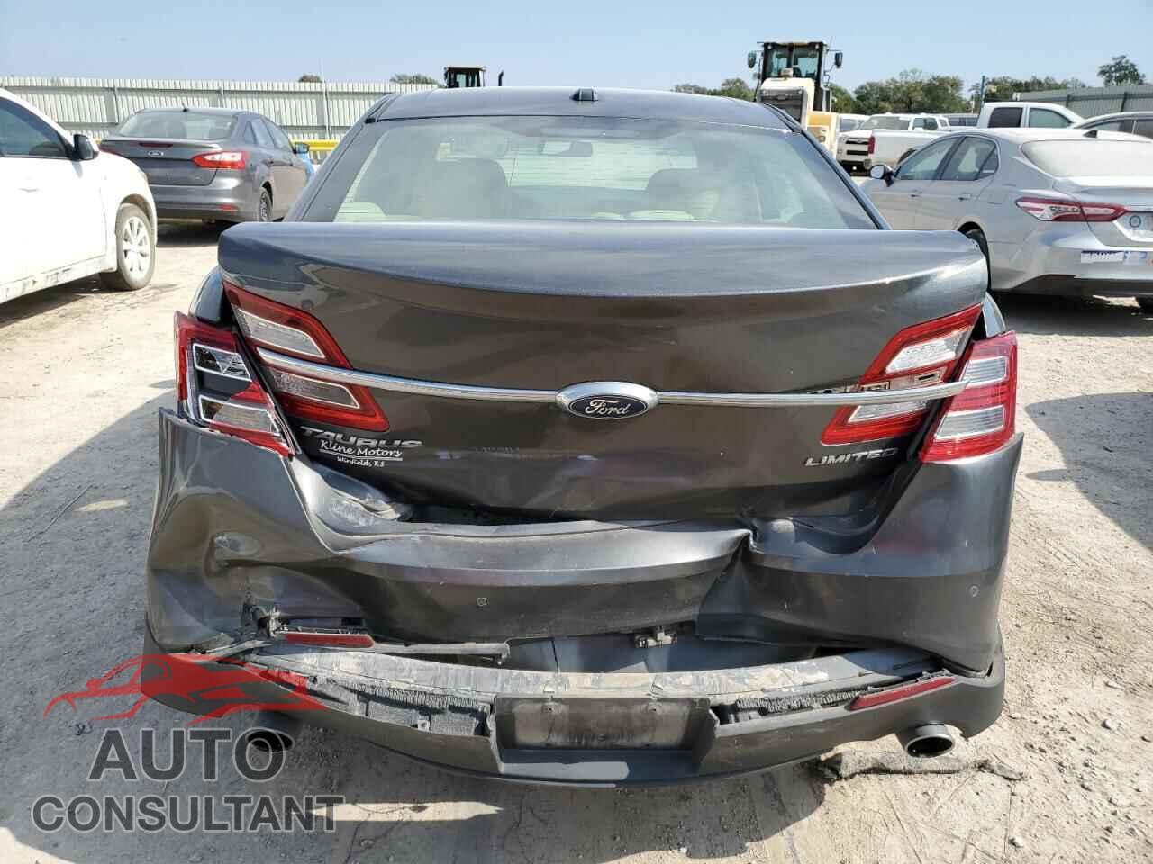 FORD TAURUS 2018 - 1FAHP2F85JG130314