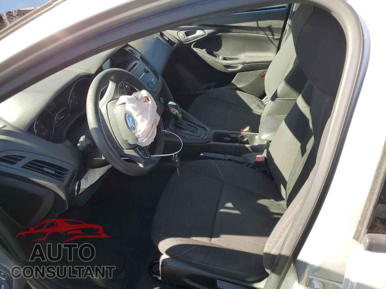 FORD FOCUS 2016 - 1FADP3K28GL282951
