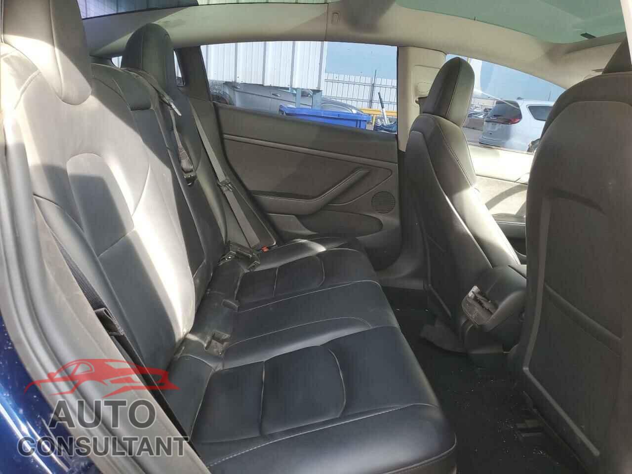 TESLA MODEL 3 2023 - 5YJ3E1EA5PF449028